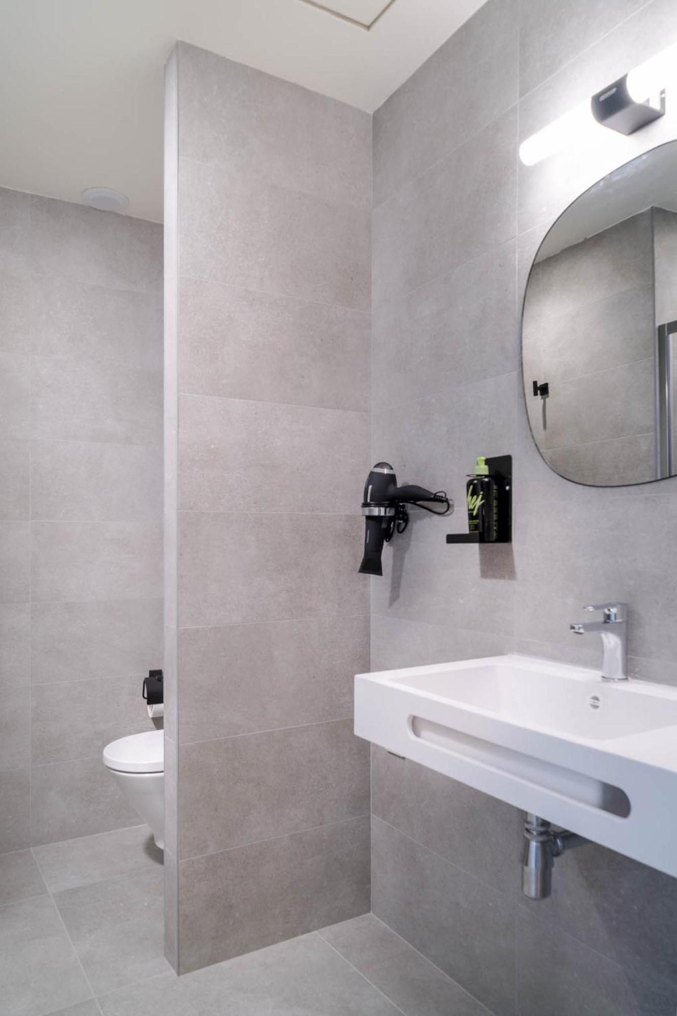 Limehome Valencia Carrer De Sant Jacint Szoba fotó